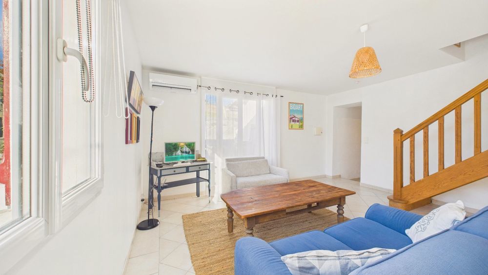 � vendre  Villa Guiche (64520)