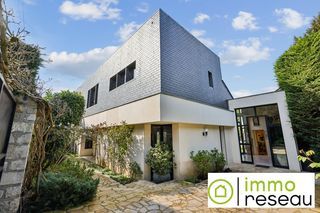  Villa � vendre 8 pi�ces 275 m�