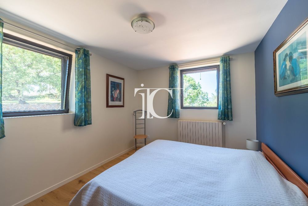 � vendre  Villa Largenti�re (07110)