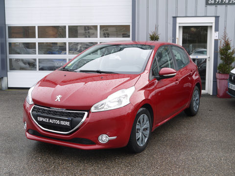 Peugeot 208 1.6 E-HDI 92CH 5P, DISTRIBUTION FAITE 2014 occasion La C&ocirc;te-Saint-Andr&eacute; 38260