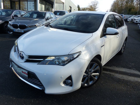 Toyota Auris HSD 136H DYNAMIC 15 5P 2013 occasion Mont&eacute;vrain 77144