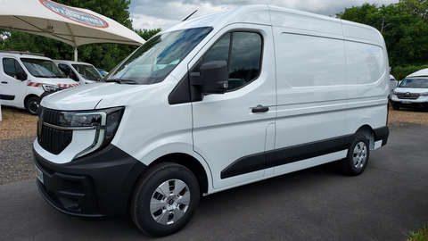 Renault Master F3500 L2H2 2.0 BLUE DCI 150CH ADVANCE PRO AUTO - 25 2025 occasion Clermont 60600