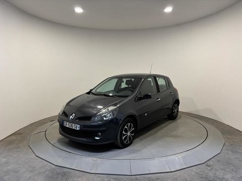 Renault Clio 1.4 16v 98ch Confort Pack Clim Dynamique 5p 2006 occasion LIMAY 78520