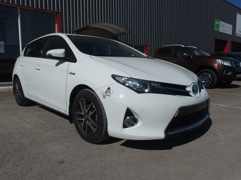 Toyota Auris HSD 136H DYNAMIC 2015 occasion Savi&egrave;res 10600