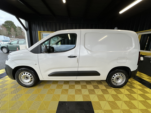 Citro&euml;n Berlingo M 800KG ELECTRIQUE 136CH BATTERIE 50 KWH 2023 occasion Qu&eacute;ven 56530