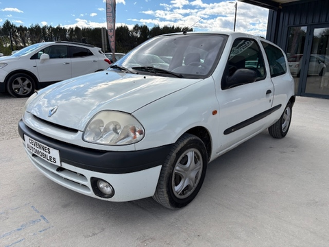 Renault Clio II 1.6 90CH SI 3 PORTES DISTRIBUTION NEUVE 2000 occasion V&eacute;z&eacute;nobres 30360