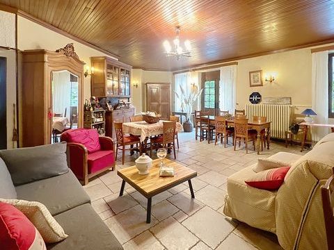 Murs d'h&ocirc;tel restaurant &agrave; vendre VALGELON-LA ROCHETTE (73) - 406 m&sup2; + sous sol, sur parcelle de 1 053m&sup2; 669600 73110 Valgelon la rochette