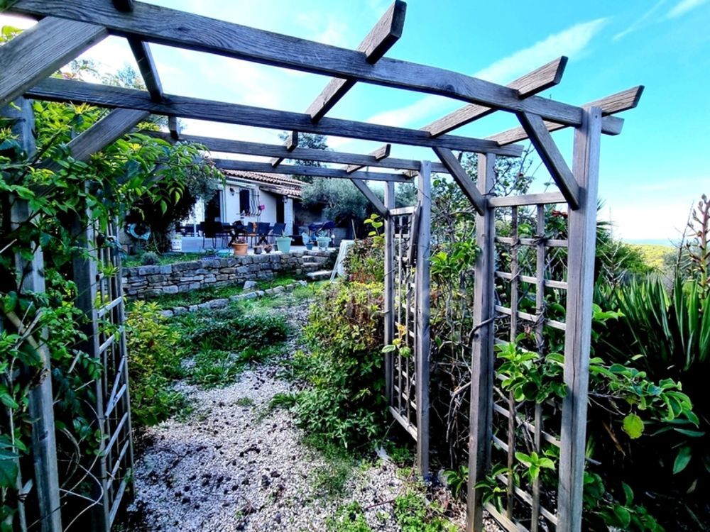 � vendre  Maison Mimet (13105)