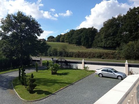   Maison spacieuse et moderne au charme de l'ancien Maison - 7 pi�ce(s) - 228 m�