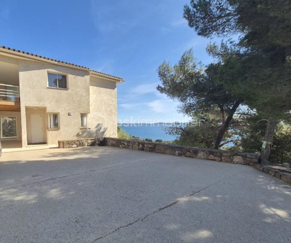 � vendre  Maison Carqueiranne (83320)