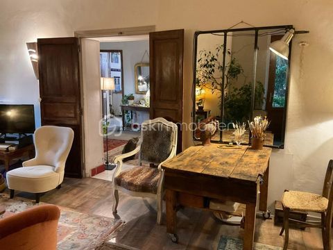   Magnifique demeure et ses d�pendances situ�e sur un terrain entretenu et joliment arbor� Propri�t�/ch�teau - 6 pi�ce(s) - 154 m�