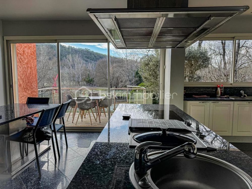 � vendre  Propri�t�/ch�teau Ch�teauvert (83670)