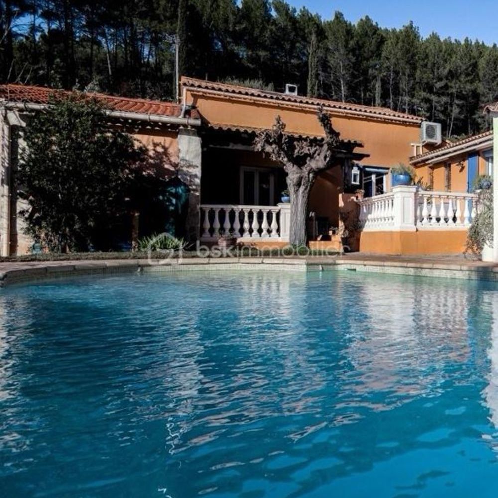 � vendre  Villa Taradeau (83460)