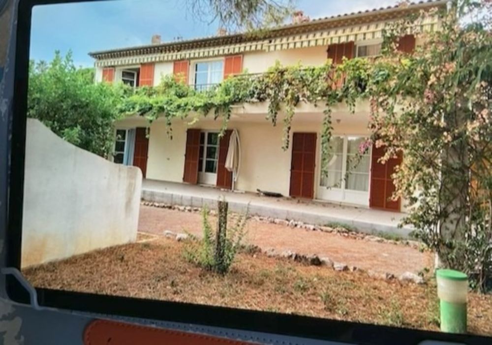 � vendre  Villa Cagnes-sur-Mer (06800)