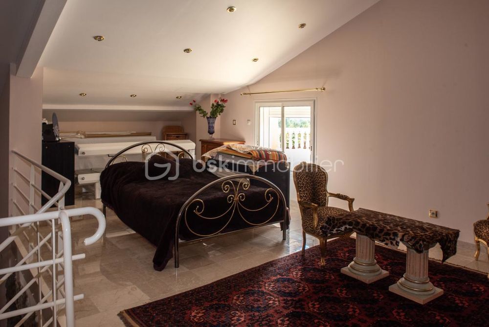 � vendre  Villa Villeneuve-de-Berg (07170)