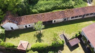  Maison � vendre 15 + pi�ces 660 m�