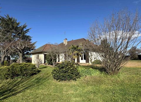   Villa Villa - 7 pi�ce(s) - 122 m�