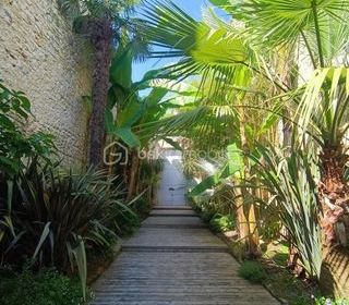  H�tel Particulier � vendre 15 + pi�ces 650 m�