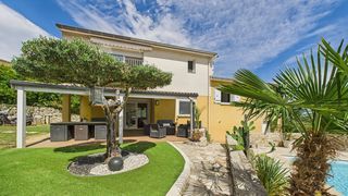  Maison � vendre 8 pi�ces 180 m�