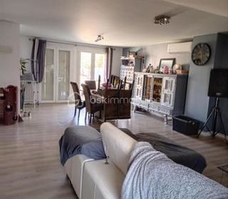  Immeuble � vendre 15 + pi�ces 550 m�