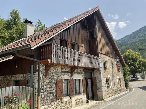   Maison individuelle avec terrain et d�pendance Maison - 7 pi�ce(s) - 222 m�