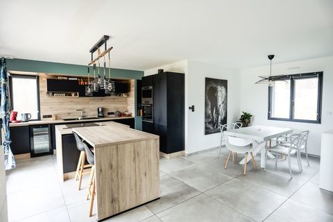   Maison 5 pi�ces - 137 m� - SAINT MAURICE (63270) - 415 000 euros Maison - 5 pi�ce(s) - 137 m�