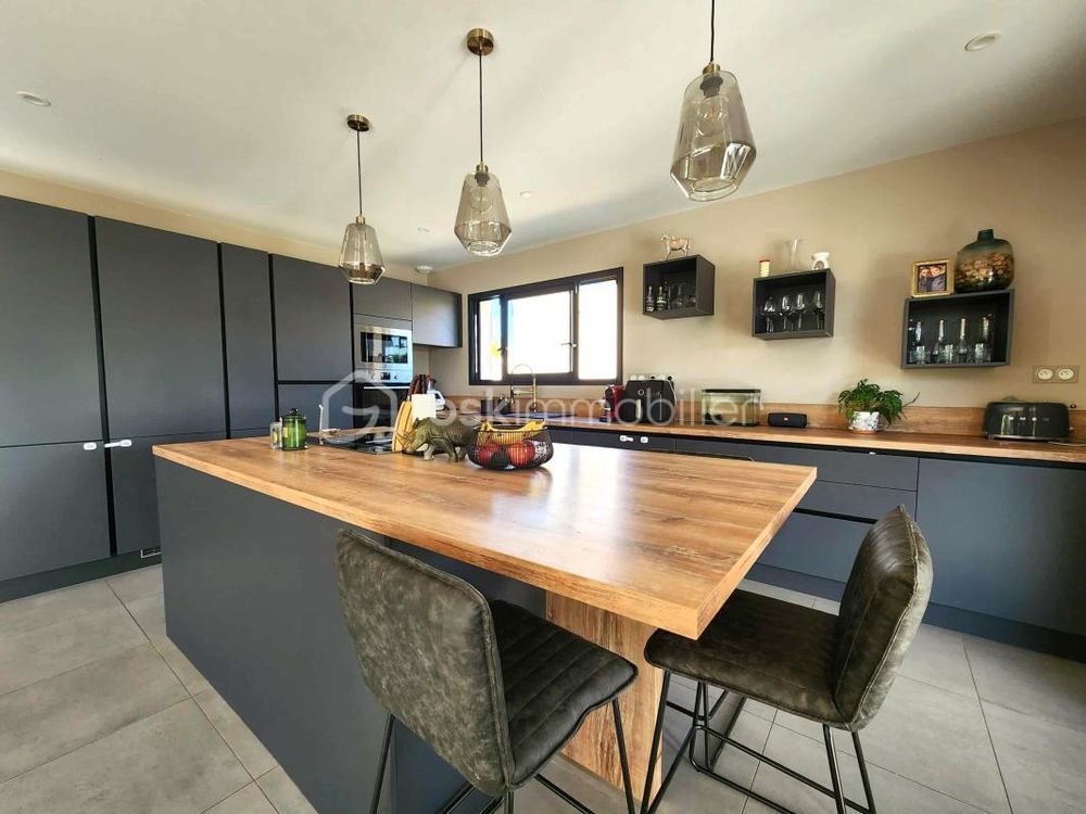 � vendre  Villa Tourbes (34120)