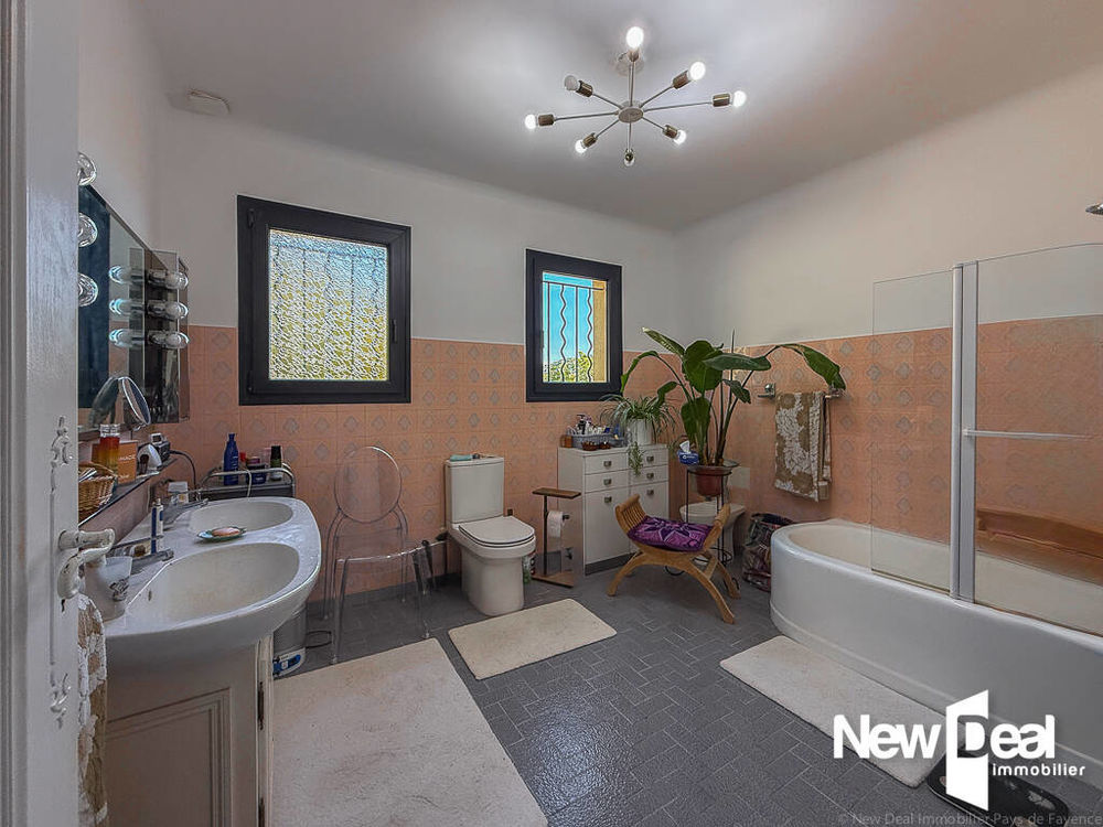 � vendre  Propri�t�/ch�teau Fayence (83440)