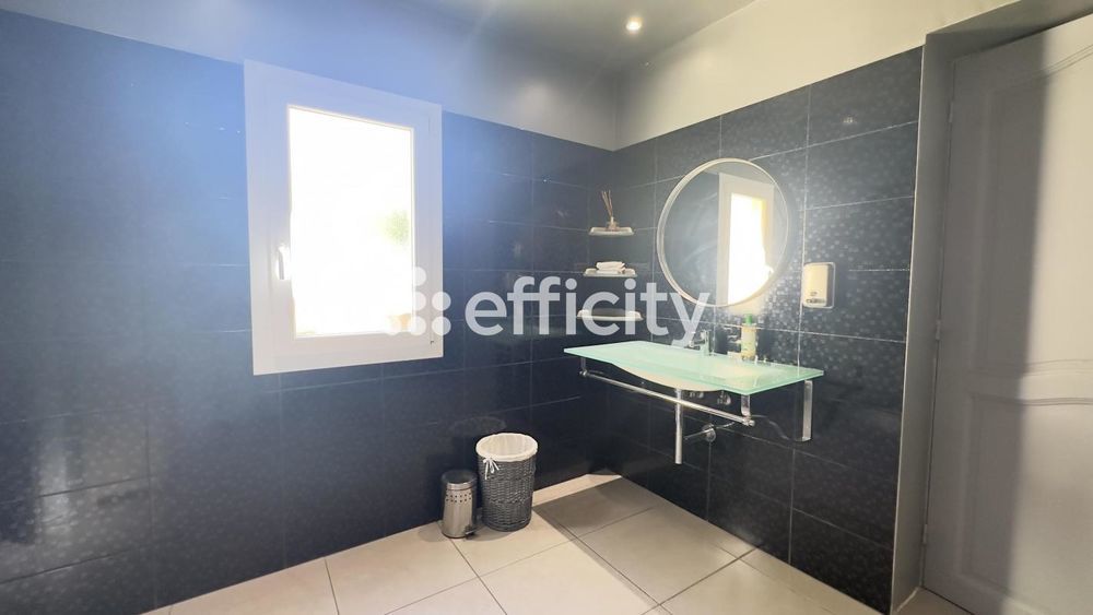 � vendre  Maison Uchaux (84100)