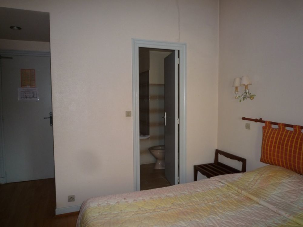 � vendre  Propri�t�/ch�teau S�zanne (51120)