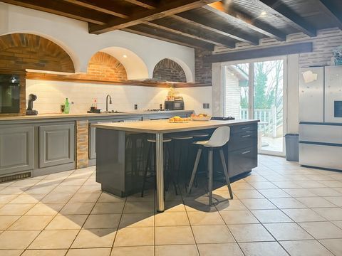   Maison Maison - 5 pi�ce(s) - 155 m�