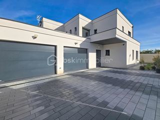  Maison � vendre 6 pi�ces 220 m�