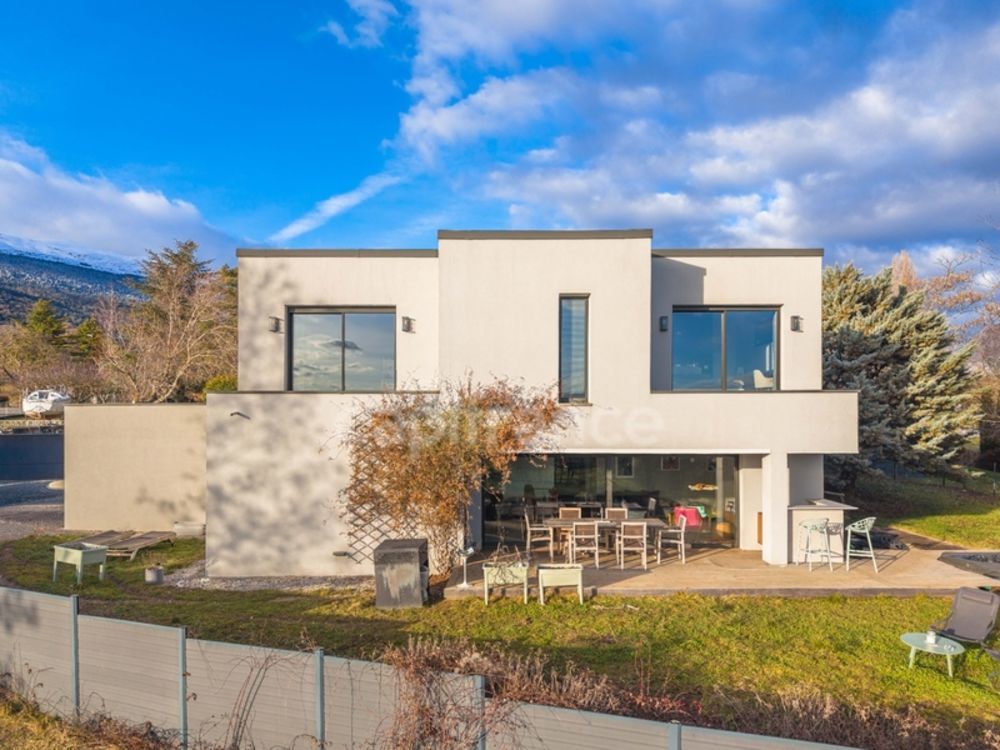 � vendre  Villa Crozet (01170)