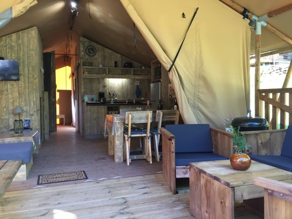 � vendre  Propri�t�/ch�teau Le Buisson-de-Cadouin (24480)