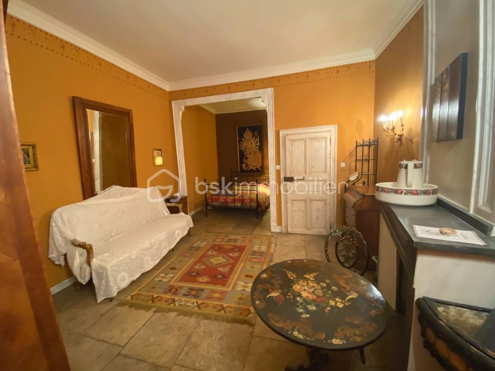 � vendre  Propri�t�/ch�teau Saint-Gilles (30800)