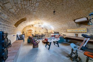  Propri�t�/ch�teau � vendre 8 pi�ces 364 m�