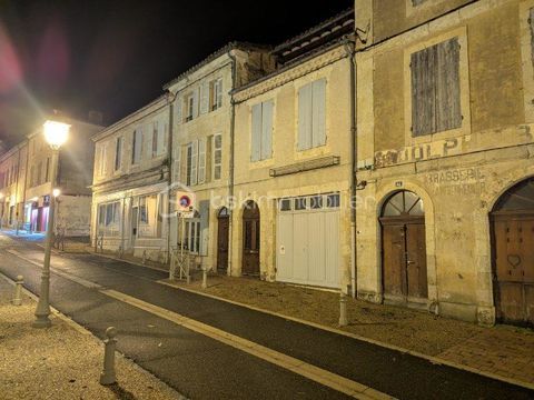   Maison de ville avec cour, d�pendance et garage Maison - 5 pi�ce(s) - 99 m�