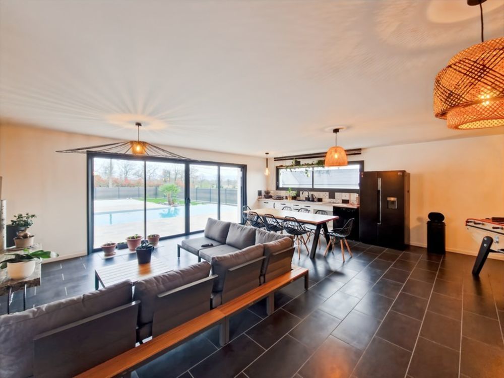 � vendre  Villa Morla�s (64160)