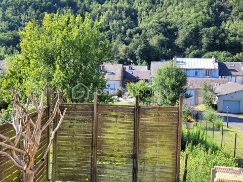   MAISON DE 122M2 A MONTHERME Maison - 5 pi�ce(s) - 122 m�