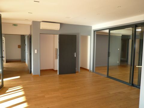 ? COGNAC A Vendre Local/bureau - (Appartement) ? 229950 16100 Cognac