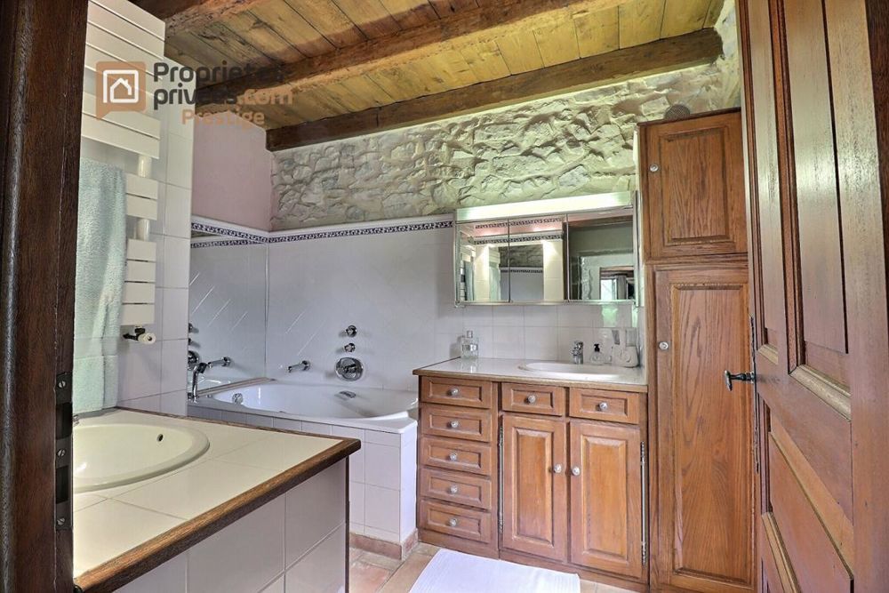 � vendre  Propri�t�/ch�teau Uz�s (30700)