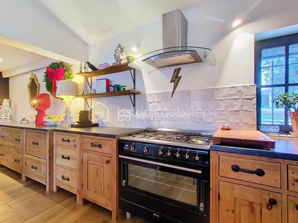 � vendre  Propri�t�/ch�teau Le Cailar (30740)