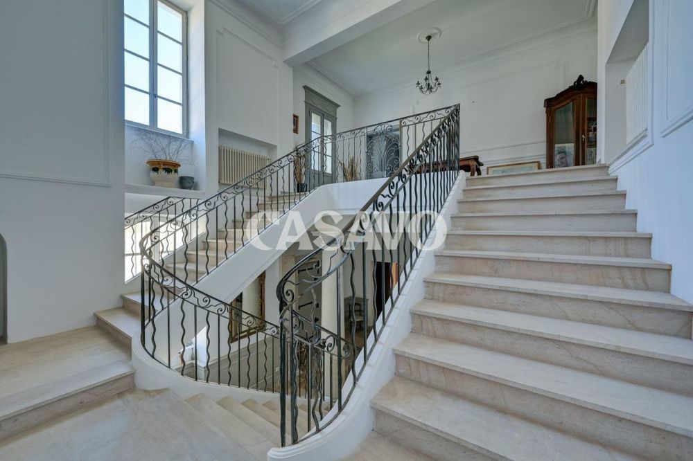 � vendre  Propri�t�/ch�teau Arles (13200)