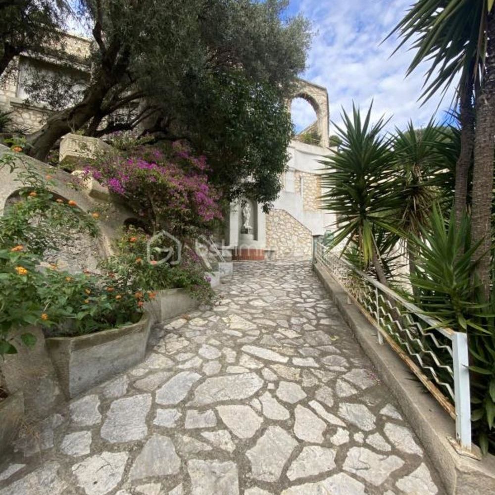 � vendre  Propri�t�/ch�teau Toulon (83200)