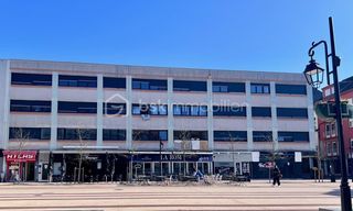  Immeuble � vendre 15 + pi�ces 1700 m�