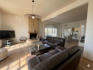  Propri�t�/ch�teau � vendre 260 m�