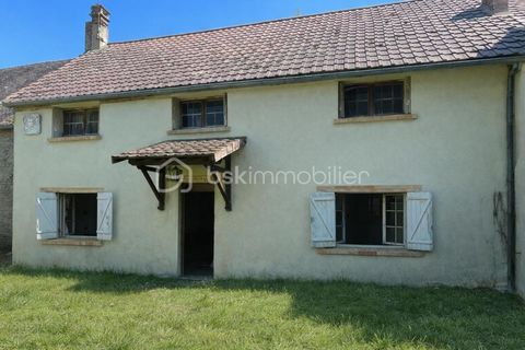   Jolie maison ancienne � r�nover compos�e de 3 chambres et de son garage + possibilit� d'acqu�rir 2 parcelles de terrain � b�tir Maison - 4 pi�ce(s) - 115 m�