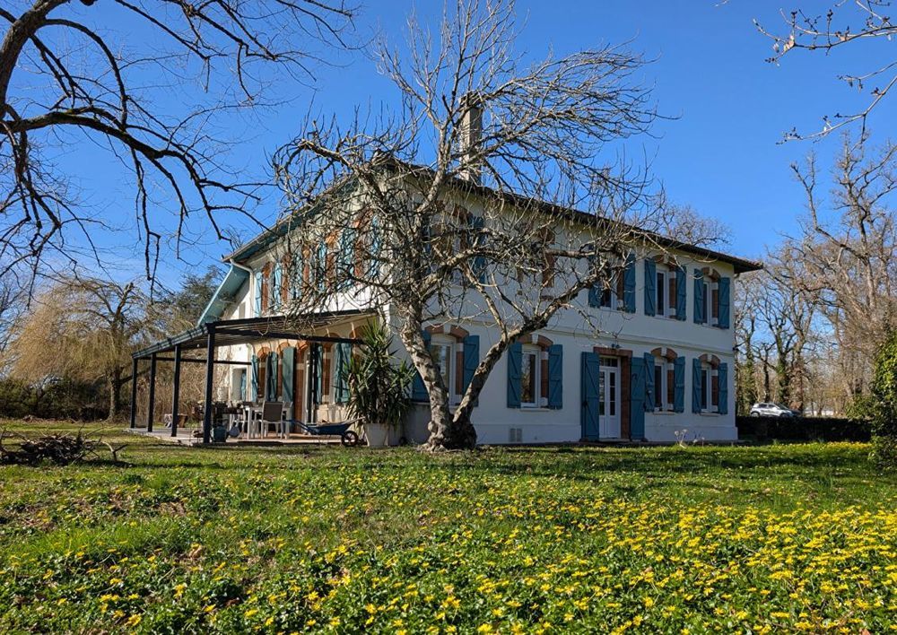 � vendre  Propri�t�/ch�teau Poucharramet (31370)