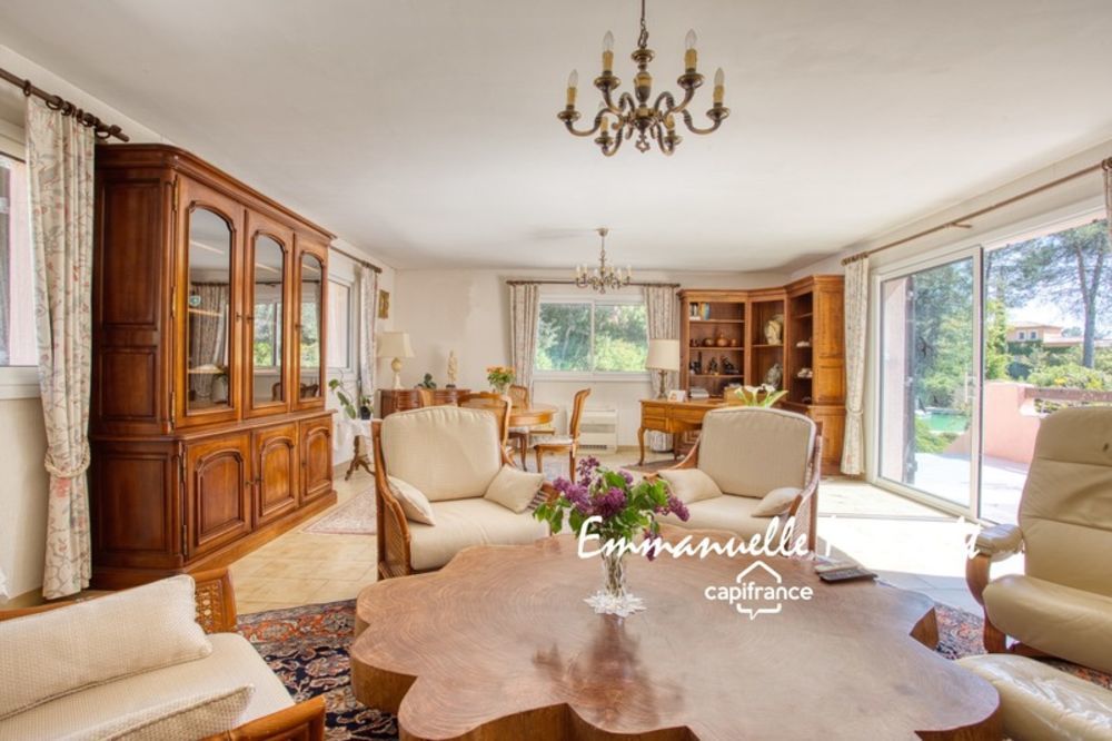 � vendre  Villa Bagnols-en-For�t (83600)