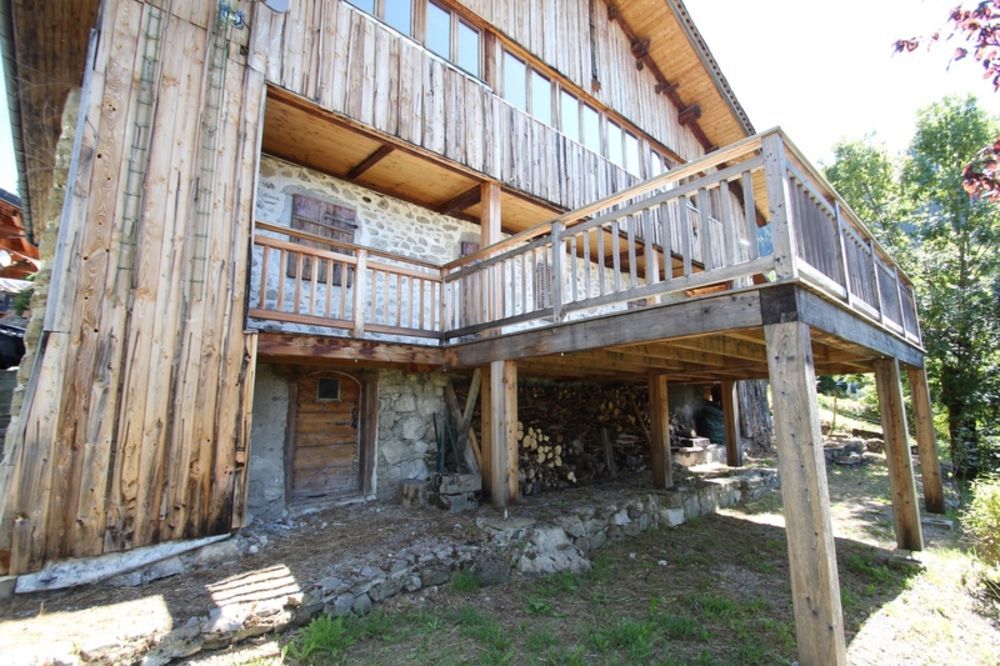 � vendre  Chalet Saint-Jean-de-Sixt (74450)